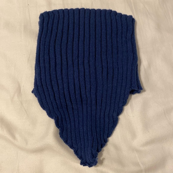 Blue Triangular top - Picture 3 of 3